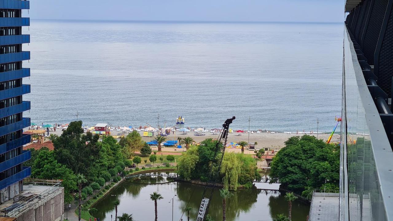 Deluxe Hotel Room In The Heart Of Batumi Orbi City A Block Exteriör bild